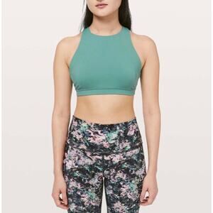Lululemon Free To Be Serene Sports Bra Size 4 Green